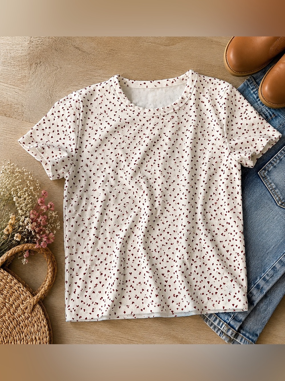 Aritzia Sunday Best Heart Print Tee White & Red Hearts Graphic T-Shirt Size M